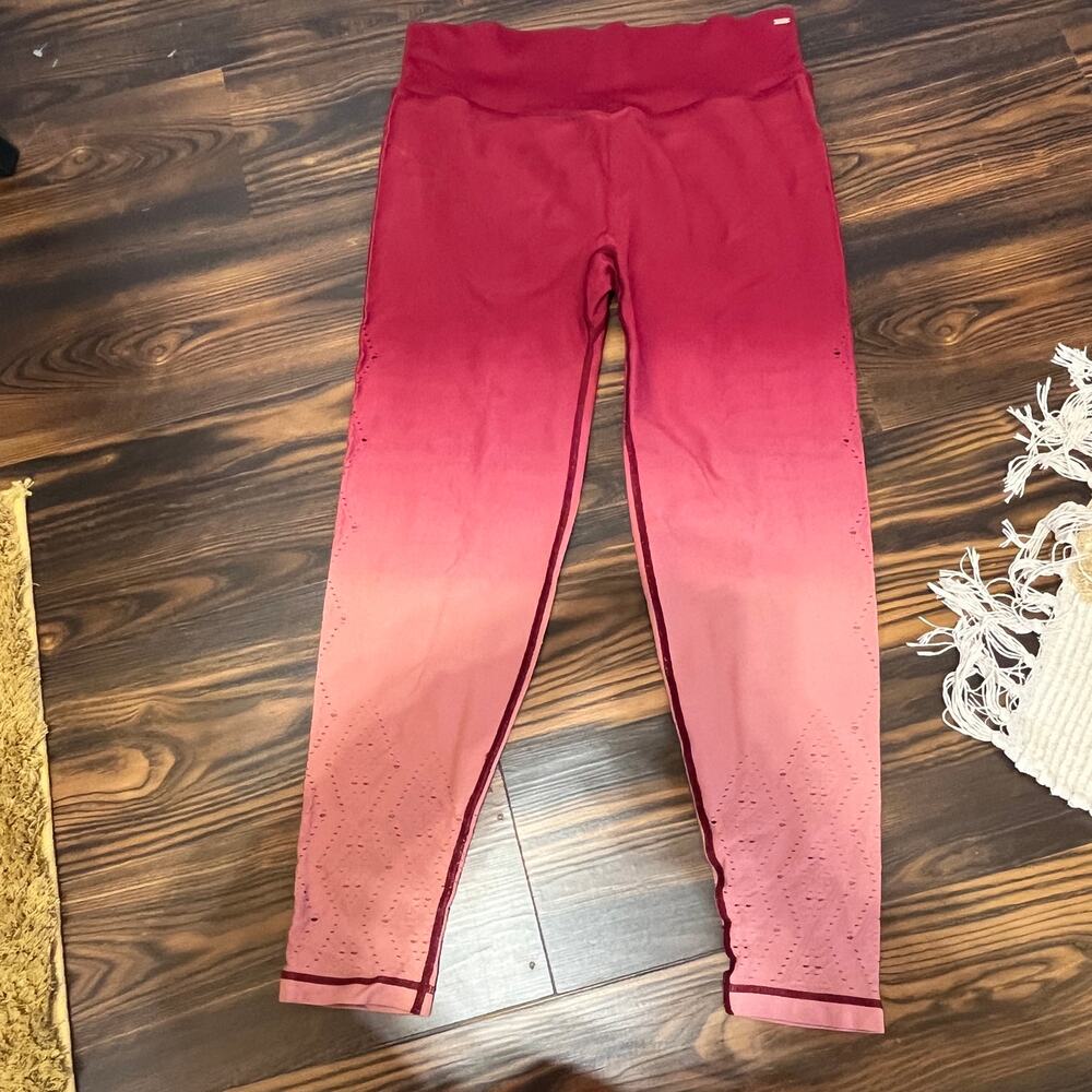 PINK Active by Victoria’s Secret Ombre Perforated Leggings Size XL
